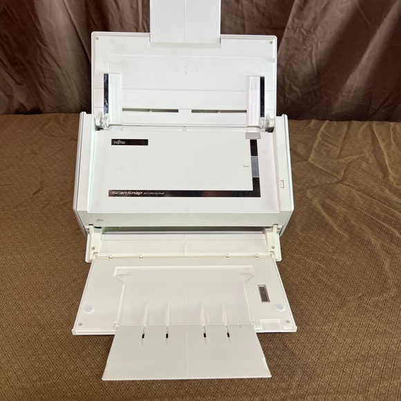 ScanSnap S1500M Scanner - Picture 2 of 3